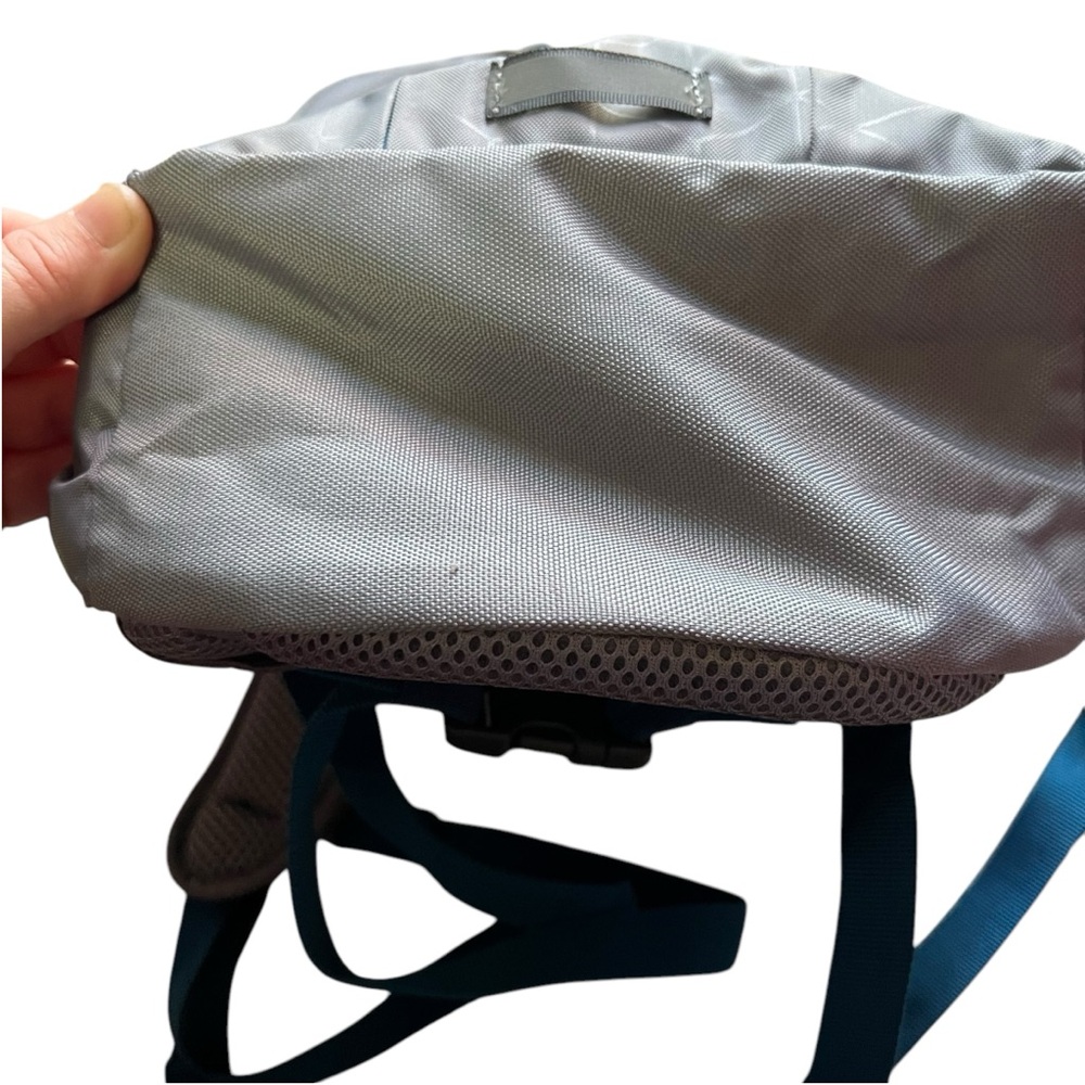 Ozark Trail Hydration Backpack Gray 72 oz - Picture 8 of 12